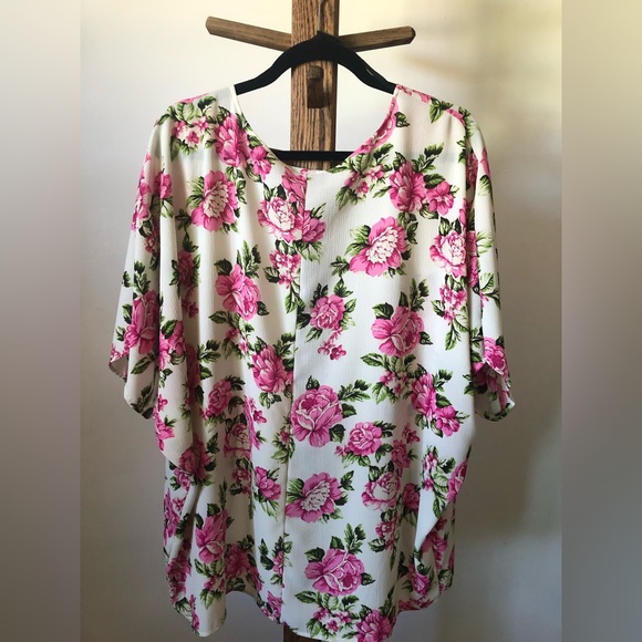 Pink flower print kimono 🌺 - Picture 3 of 3